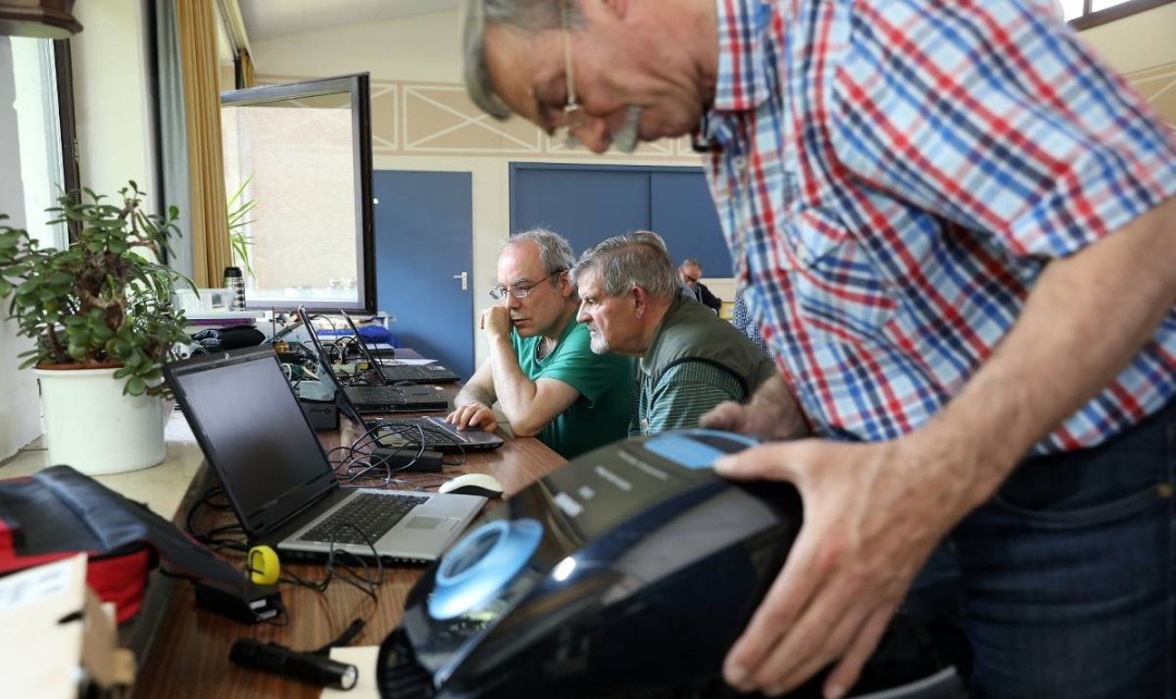 Korschenbroich: Repair Cafe bewahrt kaputte Geräte vor Elektroschott